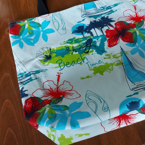 Beach Bag - Handmade in Canada - Picture 4 of 9